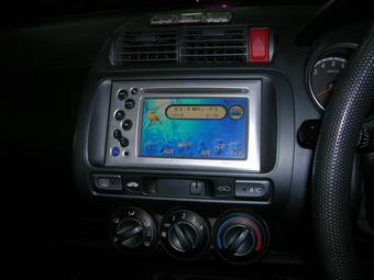 2003 Honda Fit Photos