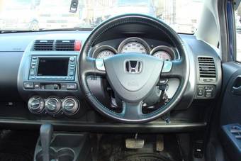 2003 Honda Fit Pictures