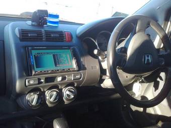 2003 Honda Fit Photos