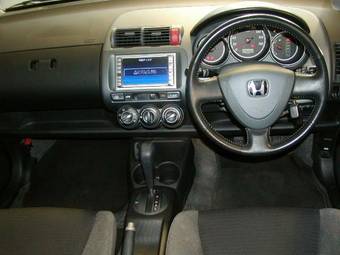 2003 Honda Fit Photos