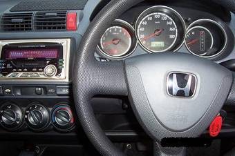 2003 Honda Fit Pictures