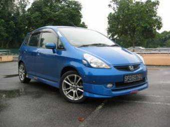 2003 Honda Fit Photos