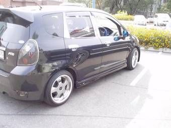 2003 Honda Fit Pictures