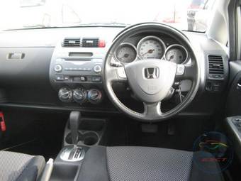 2003 Honda Fit Photos