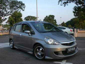 2003 Honda Fit Pictures