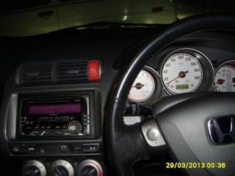 2003 Honda Fit Photos