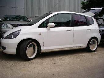 2003 Honda Fit Photos