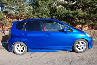 2003 Honda Fit Photos