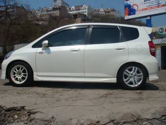 2003 Honda Fit Pictures