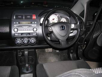 2003 Honda Fit Photos