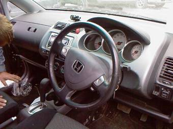 2003 Honda Fit Pictures