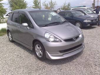 2003 Honda Fit Pictures