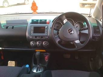 2003 Honda Fit Photos