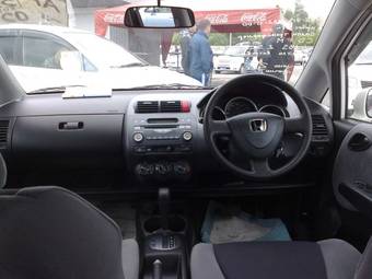 2003 Honda Fit Photos