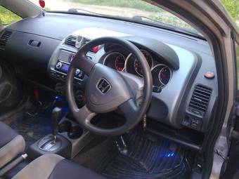 2003 Honda Fit Photos