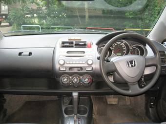 2003 Honda Fit Pictures