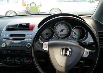 2003 Honda Fit Photos