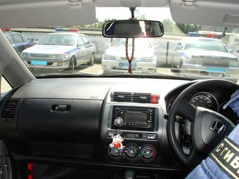 2003 Honda Fit Photos