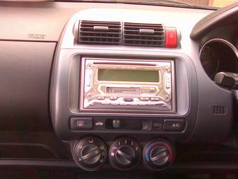 2003 Honda Fit Photos