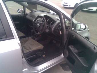 2003 Honda Fit Photos