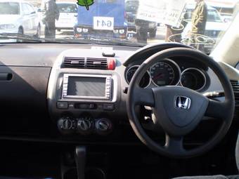 2003 Honda Fit Photos