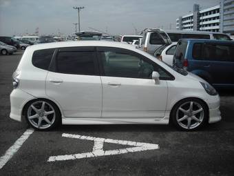 2003 Honda Fit Pictures