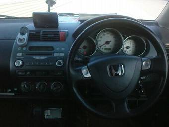 2003 Honda Fit Photos