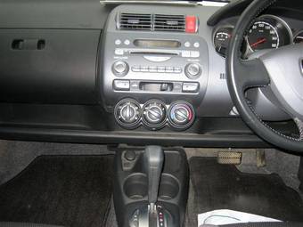 2003 Honda Fit Photos