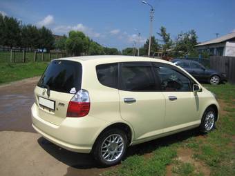 2003 Honda Fit Photos