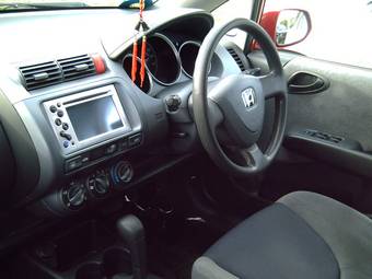 2003 Honda Fit Photos