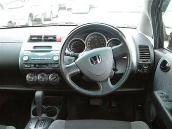 2003 Honda Fit Photos