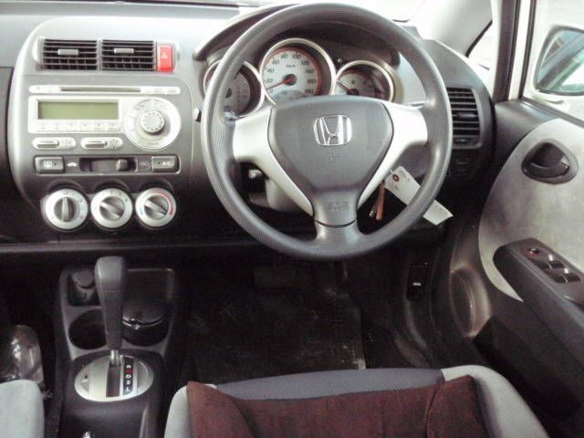 2004 Honda Fit