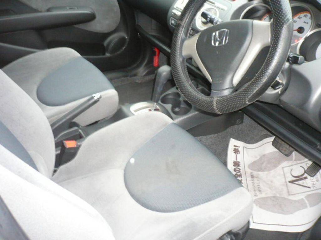 2004 Honda Fit