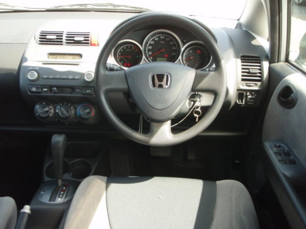 2004 Honda Fit