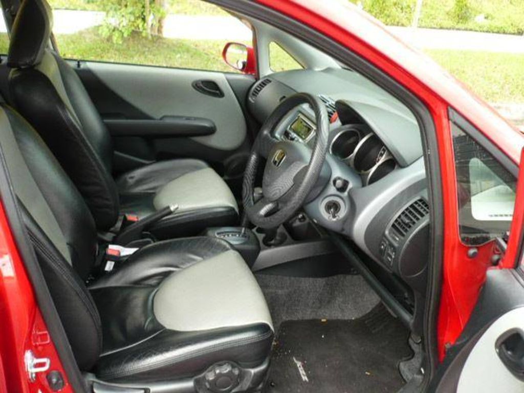 2004 Honda Fit