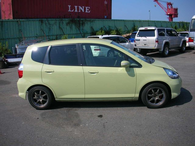 2004 Honda Fit