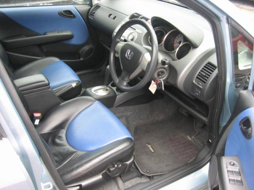 2004 Honda Fit