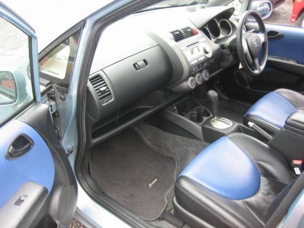 2004 Honda Fit