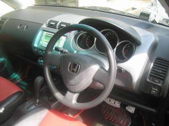 2004 Honda Fit Pictures