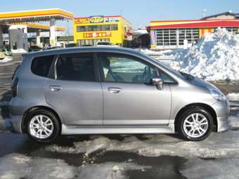 2004 Honda Fit Wallpapers