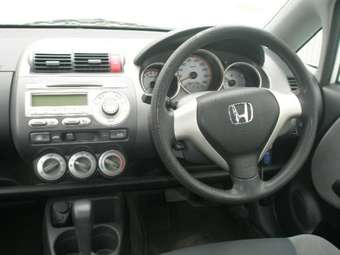 2004 Honda Fit Wallpapers
