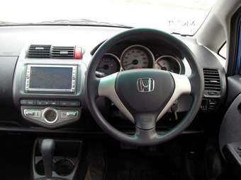 2004 Honda Fit Photos