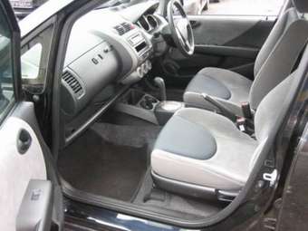 2004 Honda Fit Images
