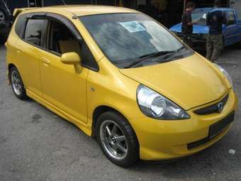 2004 Honda Fit Pictures