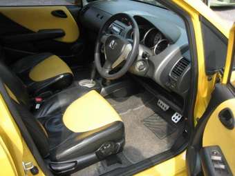 2004 Honda Fit Pictures