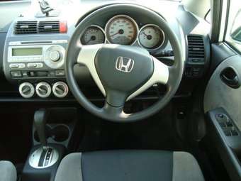 2004 Honda Fit Images