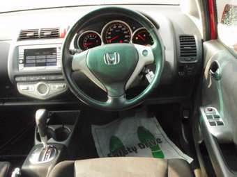 2004 Honda Fit Photos