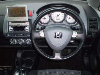 2004 Honda Fit Images
