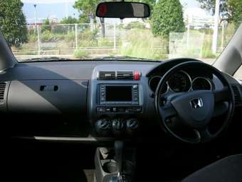 2004 Honda Fit Pictures