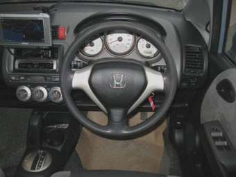 2004 Honda Fit Photos